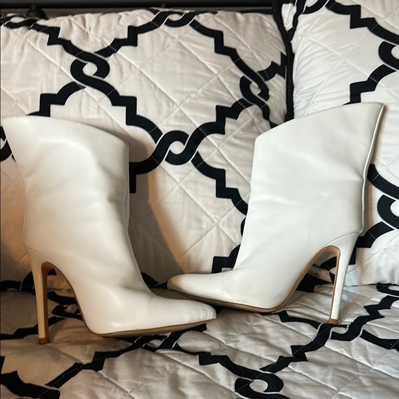 Forever 21 White Heeled Ankle Boots - Picture 4 of 4